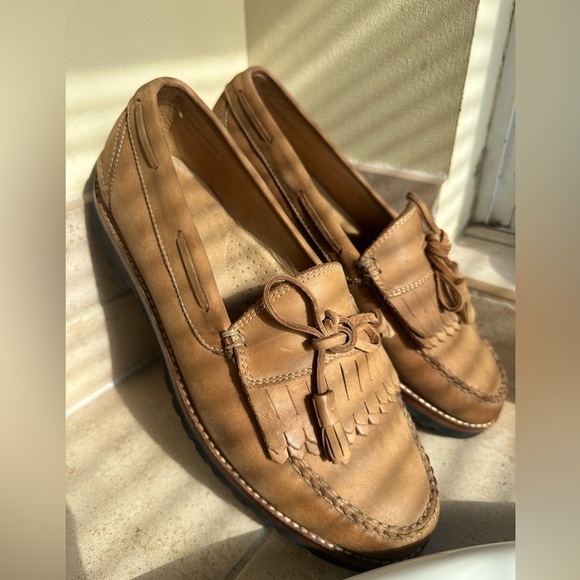 Orvis Tasseled Slip On Tan Leather Loafers Excellent Condition - Picture 1 of 6